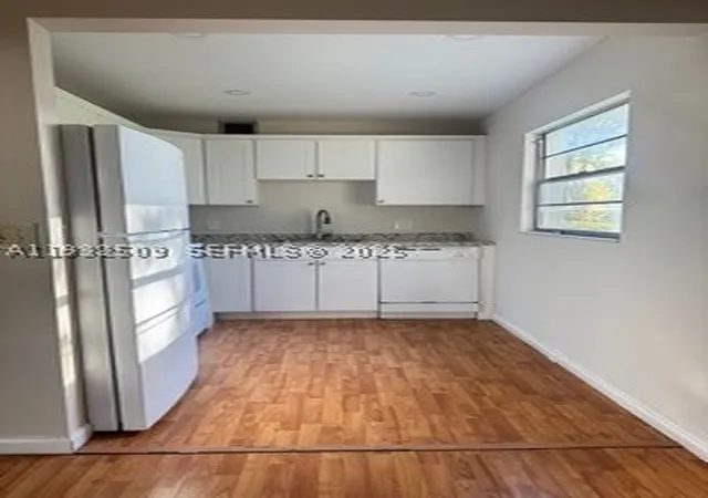 4th image of 200 Sw 132Nd Way #104L, Pembroke Pines, FL 33027 | MLS# A11932509