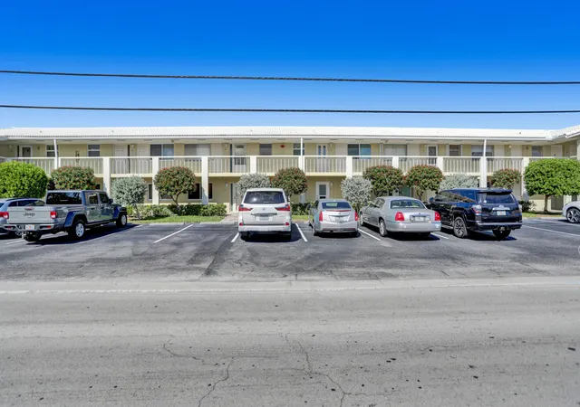 Homes for sale in Lighthouse Point, FL | 2311 Ne 36th St #2f, Lighthouse Point, FL 33064 | MLS# R11148607
