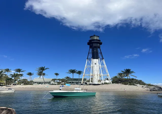2nd image of 2311 Ne 36Th St, Lighthouse Point, FL 33064