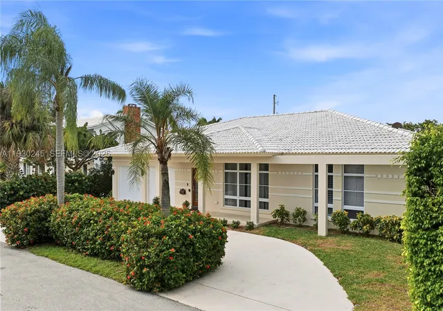 Photo 1 of Single family home for sale at 2607 Holy Cross Ln, Lake Worth Beach, FL 33460 | MLS# A11930245 | Listing updated on 2026-05-27