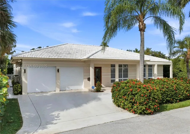 Photo 2 of Single family home for sale at 2607 Holy Cross Ln, Lake Worth Beach, FL 33460 | MLS# A11930245 | Listing updated on 2026-05-27