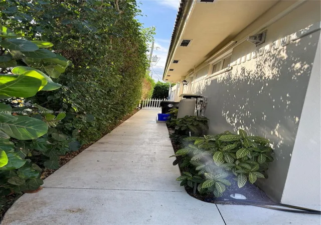 44th image of 2607 Holy Cross Ln, Lake Worth Beach, FL 33460 | MLS# A11930245