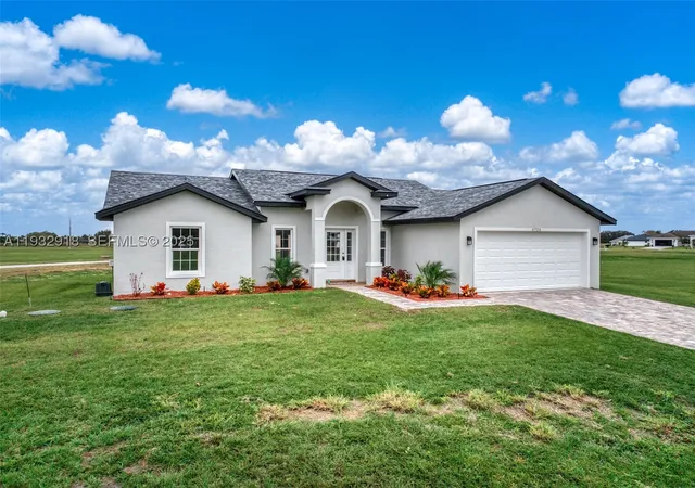 3rd image of 6724 Heavitree Way, Sebring, FL 33876 | MLS# A11932918