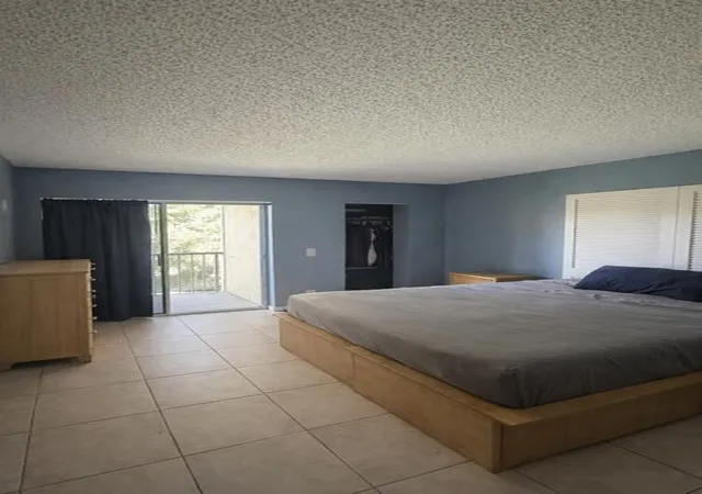 2nd image of 416 Meadows Cir, Boynton Beach, FL 33436 | MLS# R11149017