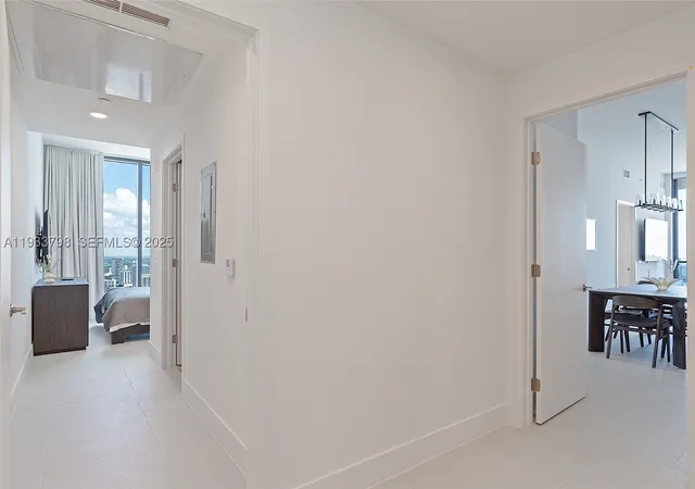 Photo 1 of Condo for sale at 159 Ne 6Th St #5015, Miami, FL 33132 | MLS# A11933798 | Listing updated on 2025-12-21