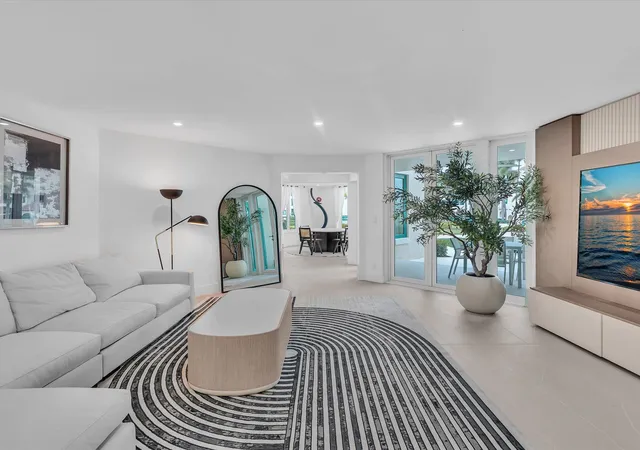 1st image of 120 Se 5Th Ave #225, Boca Raton, FL 33432 | MLS# R11149243
