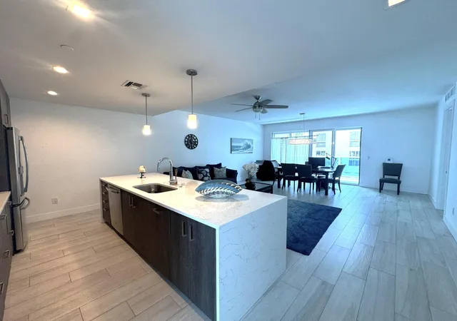 3rd image of 1 S Palmway #204, Lake Worth Beach, FL 33460 | MLS# R11149245