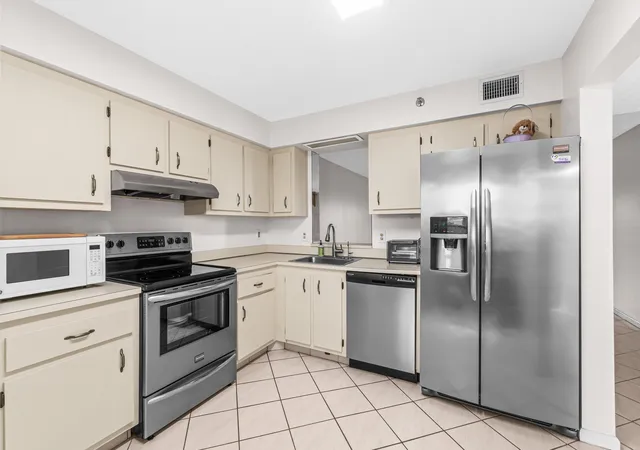 4th image of 14623 Bonaire Blvd #608, Delray Beach, FL 33446 | MLS# R11149356