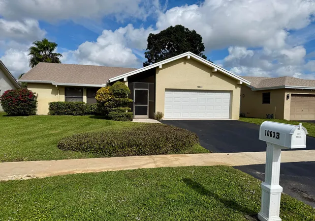 2nd image of 10633 Greenbriar Ct, Boca Raton, FL 33498 | MLS# R11149381