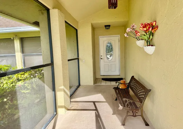 3rd image of 10633 Greenbriar Ct, Boca Raton, FL 33498 | MLS# R11149381
