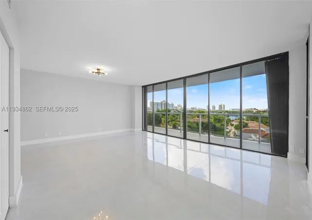 Photo 1 of Sale Pending at 20281 E Country Club Dr #501, Miami, FL 33180 | MLS# A11934862 | Listing updated on 2026-10-06