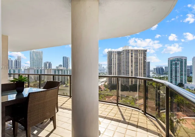 3rd image of 19707 Turnberry Way #17-D, Aventura, FL 33180 | MLS# A11933128