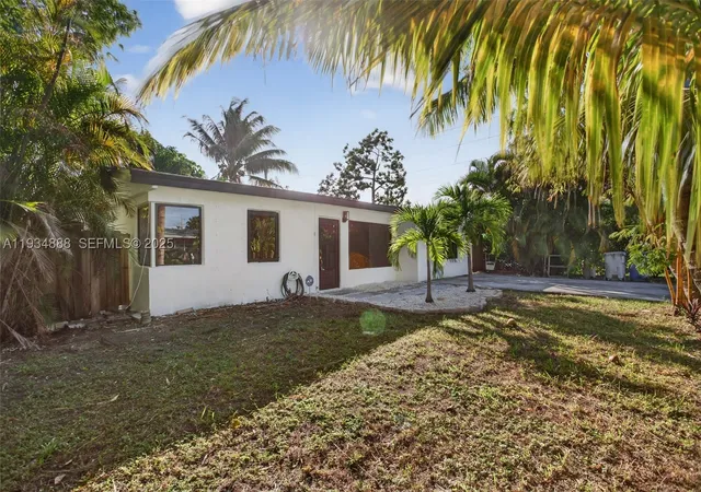Photo 3 of Sale Pending at 1488 Ne 29th St, Pompano Beach, FL 33064 | MLS# A11934888 | Listing updated on 2026-08-22