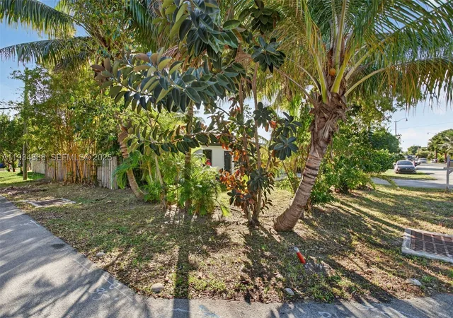 Photo 3 of Sale Pending at 1488 Ne 29Th St, Pompano Beach, FL 33064 | MLS# A11934888 | Listing updated on 2026-08-22