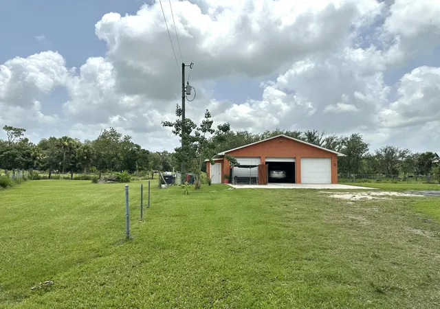 2nd image of 840 Nw 141st St, Okeechobee, FL 34972 | MLS# R11149647