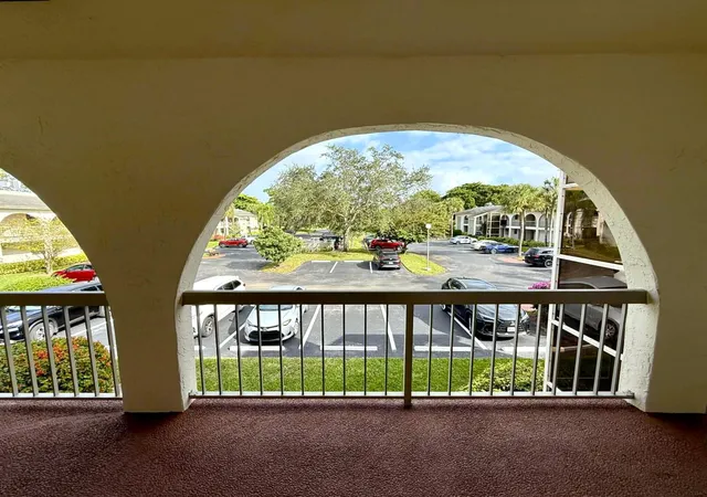 3rd image of 2702 Nassau Bnd #C2, Coconut Creek, FL 33066 | MLS# R11149804