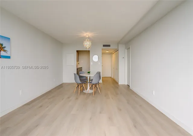 Listing Photo 4 - Condo for sale in building located at 2000 Ne 135Th St, South Miami, FL 33181 - Unit #908