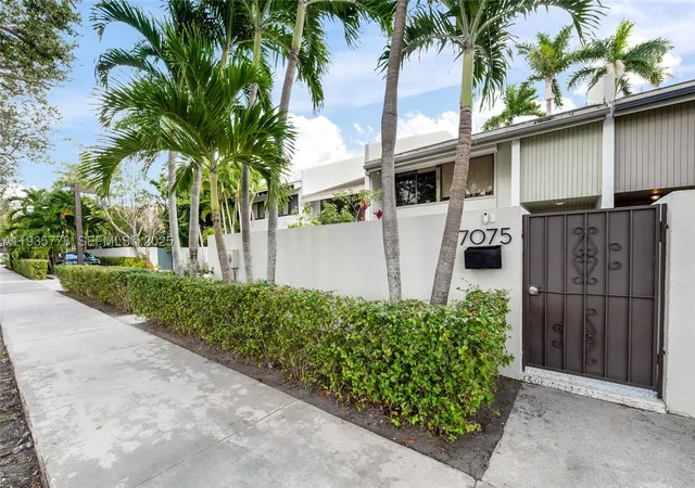 Townhouse for sale at 7075 Sw 67Th Ave #14, South Miami, FL 33143 | MLS# A11935778