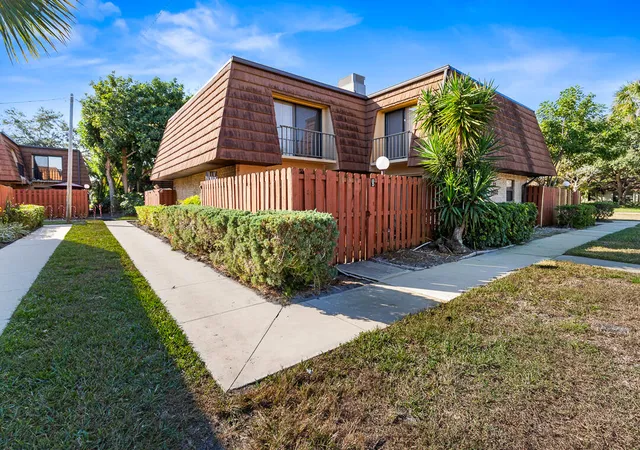 1st image of 1402 Nebraska Ave, Fort Pierce, FL 34950