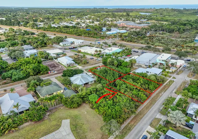 2nd image of 9156 Se Mars St, Hobe Sound, FL 33455 | MLS# R11150144