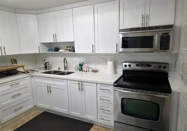 Photo 1 of Condo for sale at 1811 Jefferson St #501, Hollywood, FL 33020 | MLS# A11934409 | Listing updated on 2026-10-08
