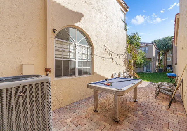 Homes for sale in Coral Springs, FL | 527 Nw 87th Ln, Coral Springs, FL 33071 | MLS# F10542746