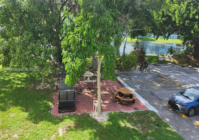 Homes for sale in Deerfield Beach, FL | 62 Islewood C, Deerfield Beach, FL 33442 | Houzeo