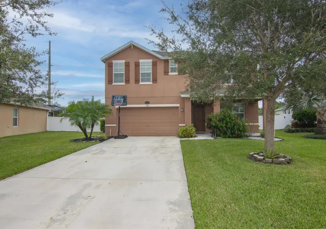 Homes for sale in Vero Beach, FL | 1615 Lexington Sq Sw, Vero Beach, FL 32962 | MLS# R11150597