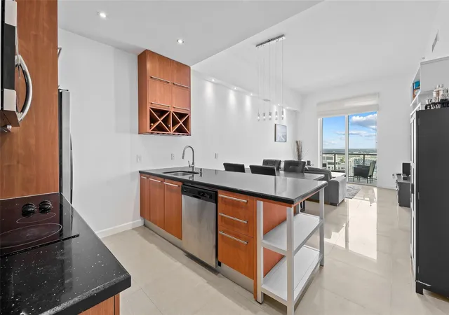 1st image of 185 Sw 7th St #4403, Miami, FL 33130 | MLS# F10542678