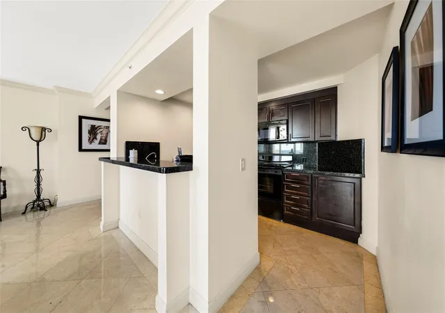 4th image of 601 N Ft Lauderdale Bch Blvd #1008, Fort Lauderdale, FL 33304 | MLS# F10542582