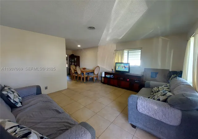 Homes for sale in Tamarac, FL | 4571 Nw 19Th Way, Tamarac, FL 33309 | MLS# A11937069