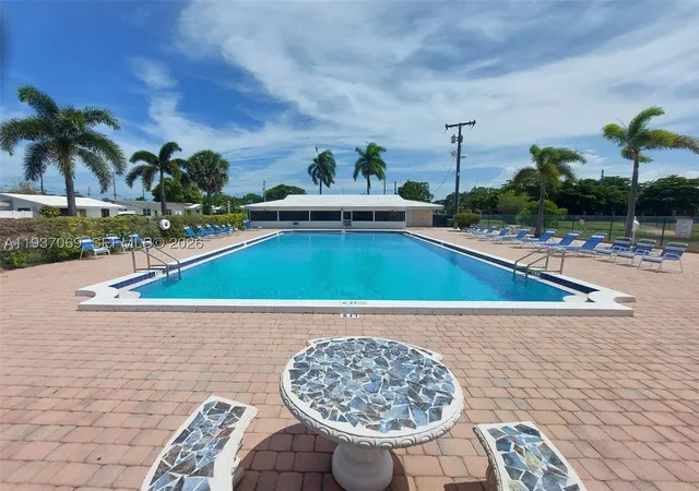 Homes for sale in Tamarac, FL | 4571 Nw 19th Way, Tamarac, FL 33309 | MLS# A11937069