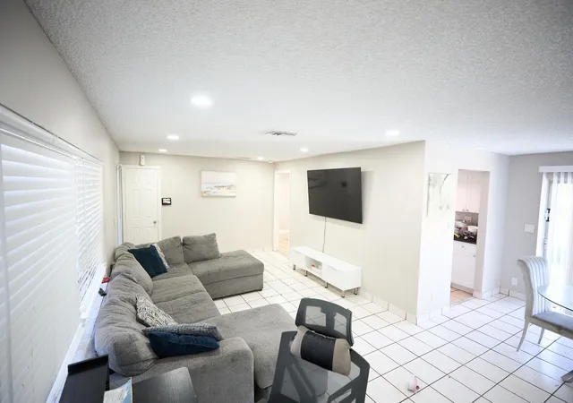 13th image of 6597 Salem St, North Lauderdale, FL 33068 | MLS# F10543112