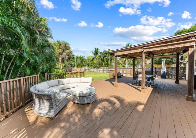 4th image of 6567 Cindi Ln, Greenacres, FL 33467 | MLS# R11150728