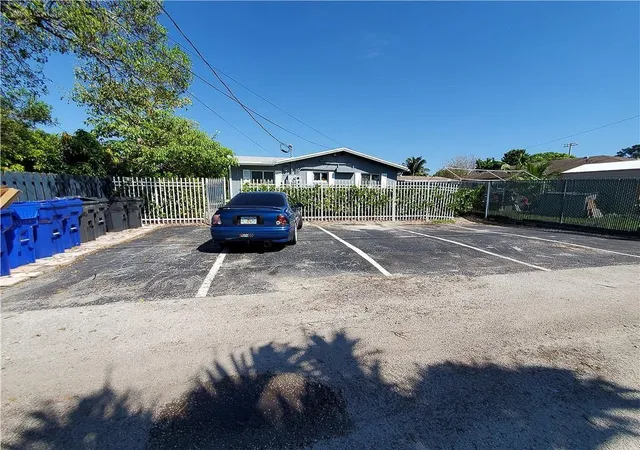 27th image of 2432 Sherman St, Hollywood, FL 33020 | MLS# F10543163