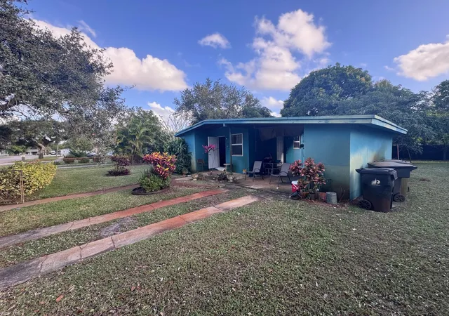 1st image of 924 Nw 14 Ct, Fort Lauderdale, FL 33311 | MLS# F10543202