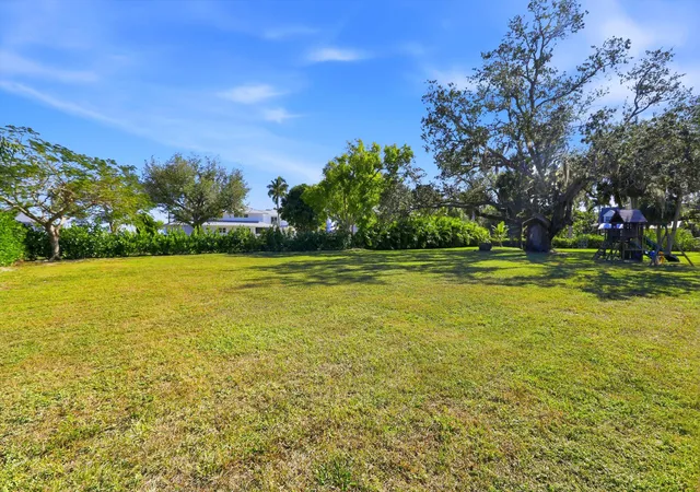 50th image of 74 Aqua Ln, North Fort Myers, FL 33903 | MLS# R11150888