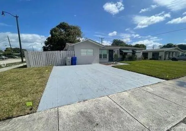 11th image of 751 Nw 18 St, Pompano Beach, FL 33060 | MLS# F10542782
