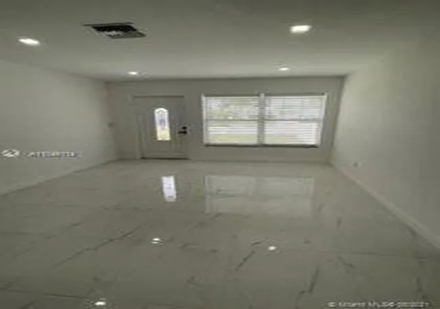 3rd image of 751 Nw 18 St, Pompano Beach, FL 33060 | MLS# F10542782