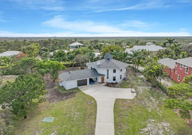Homes for sale in Hobe Sound, FL | 9752 Se Highborne Wy, Hobe Sound, FL 33455 | MLS# R11151012