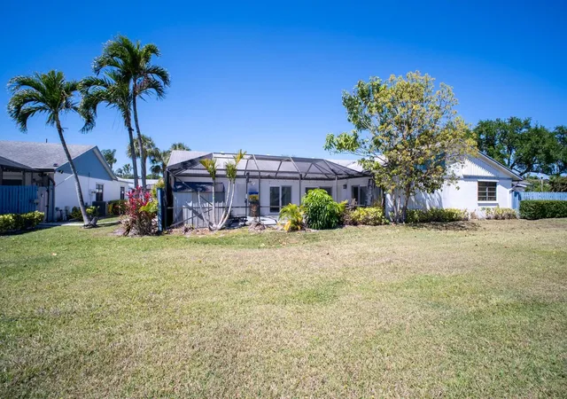 2nd image of 1103 Timberlane Cir, Greenacres, FL 33463 | MLS# R11151191