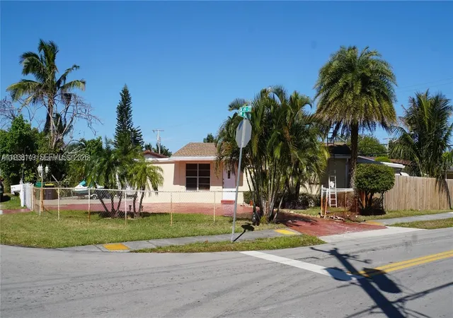 Photo 2 of Single family home for sale at 4361 Sw 49th Ct, Fort Lauderdale, FL 33314 | MLS# A11938149 | Listing updated on 2026-08-06