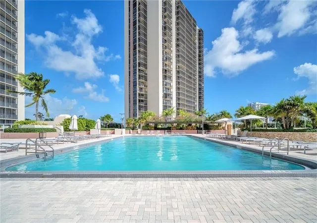 2nd image of 20301 W Country Club Dr #1222, Aventura, FL 33180 | MLS# F10543506