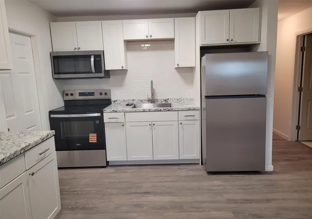 4th image of 6106 Island Park Ct, Fort Myers, FL 33908 | MLS# F10543466