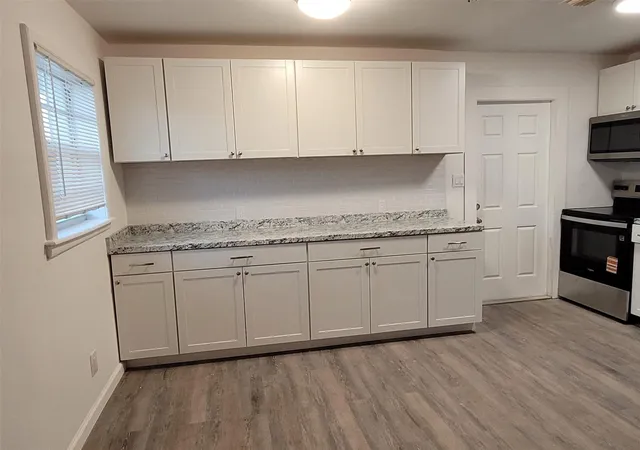 5th image of 6106 Island Park Ct, Fort Myers, FL 33908 | MLS# F10543466