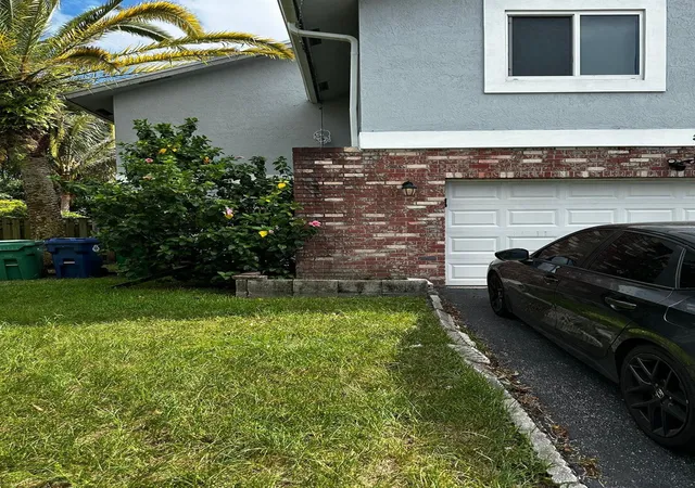 10th image of 3510 Nw 73rd Wy, Coral Springs, FL 33065 | MLS# F10542502