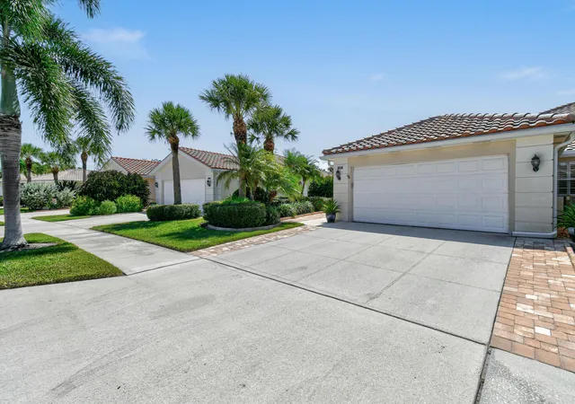 3rd image of 8256 Se Paurotis Ln, Hobe Sound, FL 33455 | MLS# R11151584
