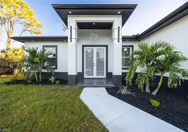 2nd image of 6050 N Moss Cir, La Belle, FL 33935 | MLS# A11939178