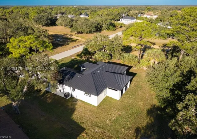 37th image of 6050 N Moss Cir, La Belle, FL 33935 | MLS# A11939178
