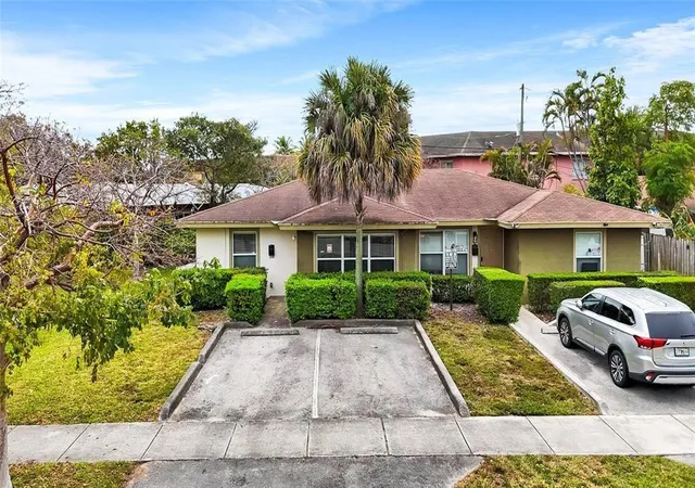 Homes for sale in Pompano Beach, FL | 330 Sw Avondale Dr, Pompano Beach, FL 33060 | MLS# F10542229